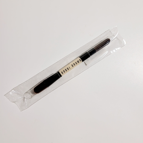 Bobbi Brown Conceal & Set Brush New - Picture 2 of 2